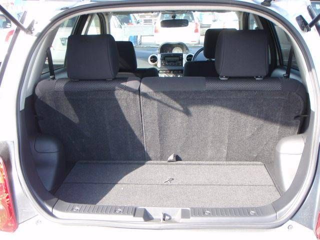 2004 Toyota ist