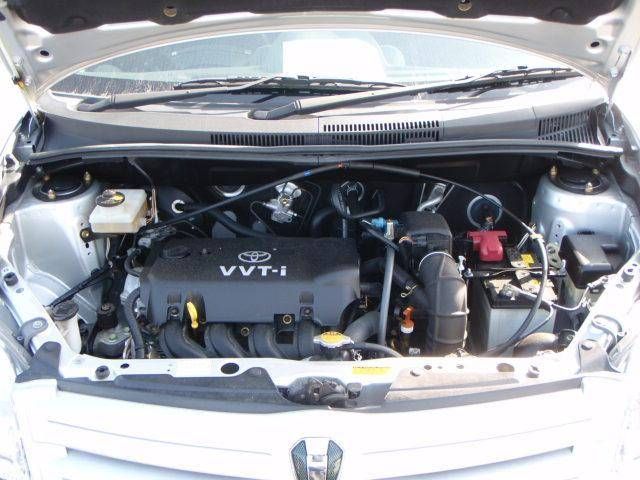 2004 Toyota ist