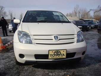 2004 Toyota ist