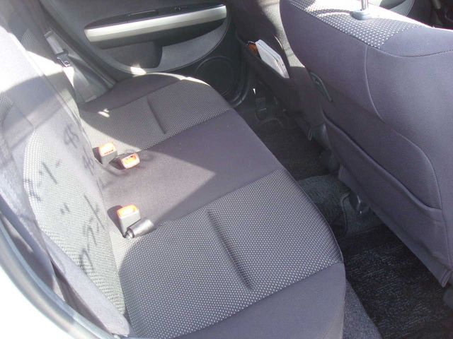 2004 Toyota ist