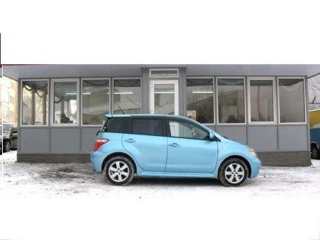 2004 Toyota ist