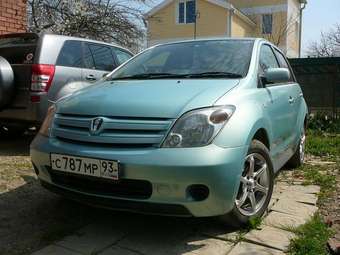 2004 Toyota ist Photos