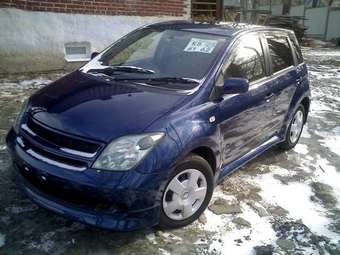 2004 Toyota ist Pictures