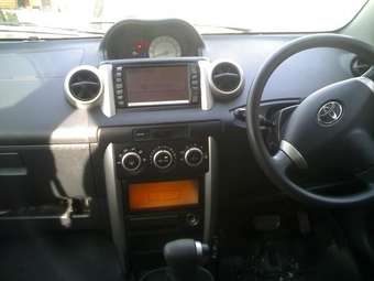 2004 Toyota ist Pictures