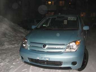 2004 Toyota ist Pictures