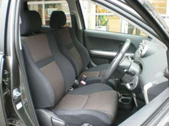 2004 Toyota ist Photos