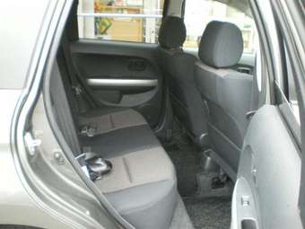 2004 Toyota ist Pictures