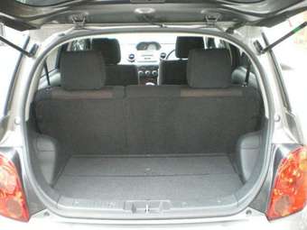 2004 Toyota ist Photos