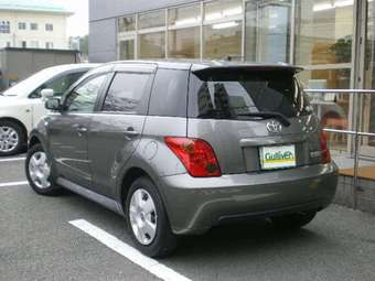 2004 Toyota ist Images
