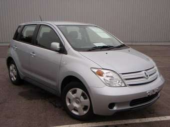 2004 Toyota ist Pictures