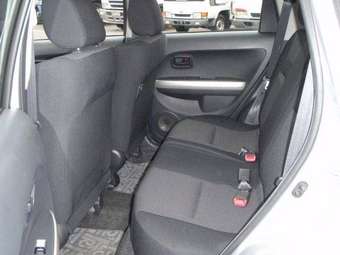 2004 Toyota ist Pictures