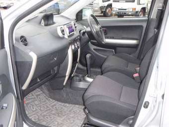 2004 Toyota ist Photos