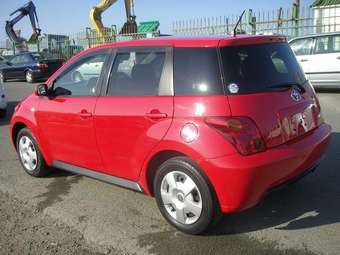 2004 Toyota ist Photos