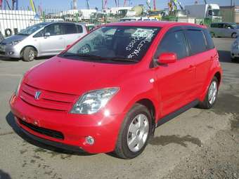 2004 Toyota ist Photos
