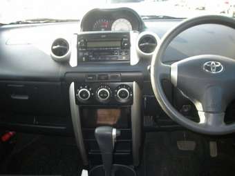2004 Toyota ist Pictures