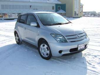 2004 Toyota ist Photos