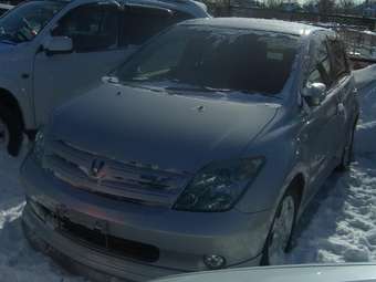 2004 Toyota ist Images