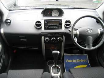2004 Toyota ist Images