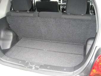 2004 Toyota ist Pictures