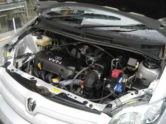 2004 Toyota ist Photos