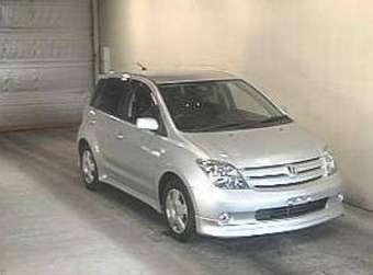 2004 Toyota ist Pictures