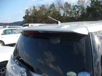 2004 Toyota ist Pictures