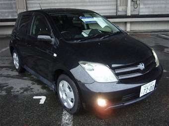 2004 Toyota ist Pictures