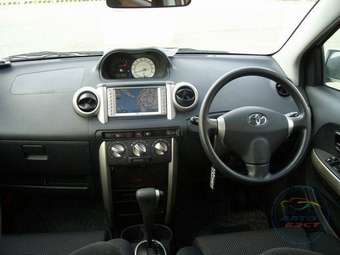 2004 Toyota ist Images