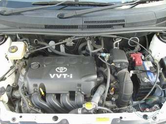 2004 Toyota ist Pictures