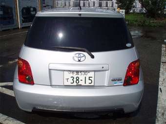 2004 Toyota ist Images