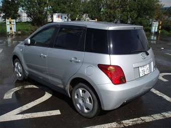 2004 Toyota ist Pictures