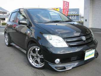 2004 Toyota ist Photos