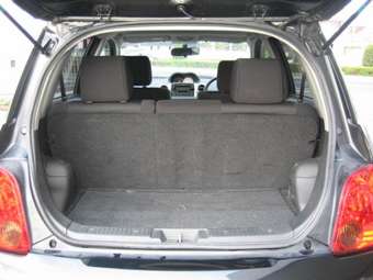 2004 Toyota ist Images