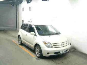 2004 Toyota ist Photos