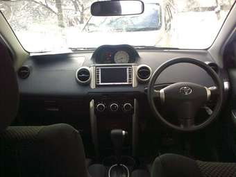 2004 Toyota ist Photos