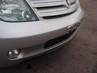 2004 Toyota ist Photos