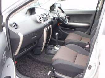 2004 Toyota ist Pictures