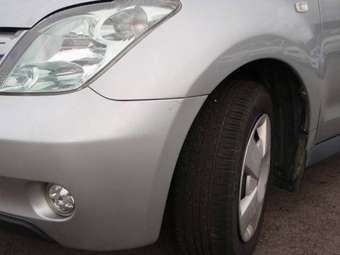 2004 Toyota ist Photos