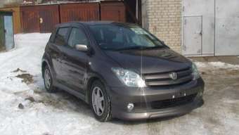 2004 Toyota ist Pictures