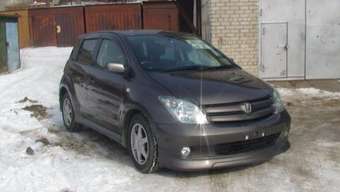 2004 Toyota ist Pictures