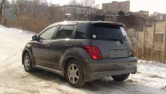 2004 Toyota ist Photos