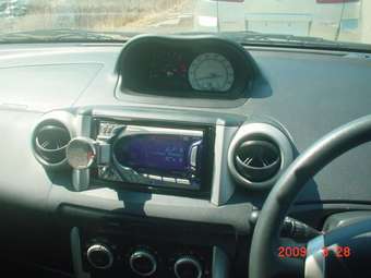 2004 Toyota ist Pictures