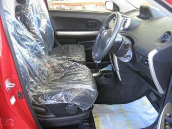 2004 Toyota ist Pictures