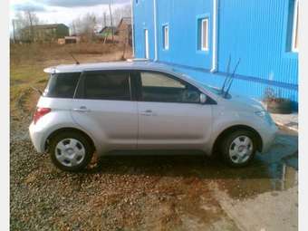 2004 Toyota ist Photos