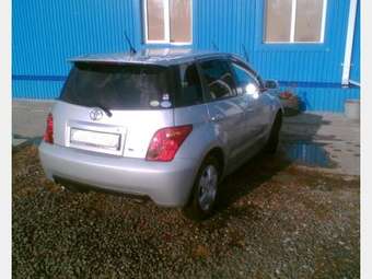 2004 Toyota ist Photos