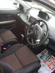 2004 Toyota ist Pictures