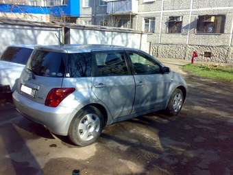 2004 Toyota ist Pics