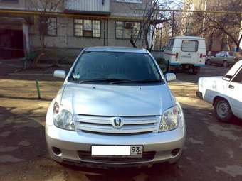 2004 Toyota ist Pictures