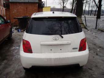 2004 Toyota ist Images
