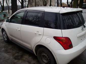 2004 Toyota ist Pictures